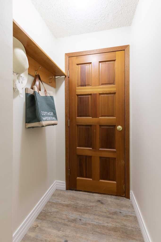 Property Photo:  30 1 Street NW  AB T1A 6H1 