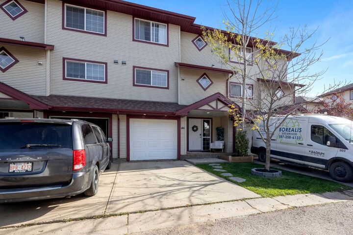 Property Photo:  220 Swanson Crescent 46  AB T9K 2W5 