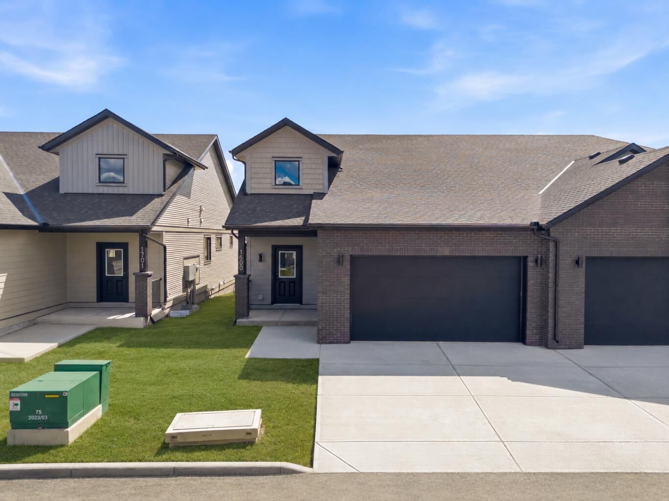 Property Photo:  15 Coopersfield Link SW 1600  AB T4B 5P5 