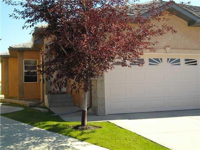 Property Photo: 42 Royal Crest Point NW AB T3G 5W5