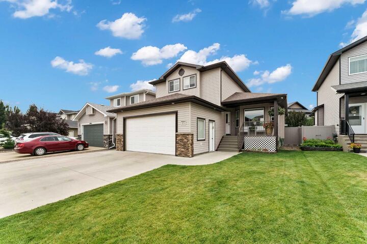 Property Photo: 23 Somerset Place SE AB T1B 0G9