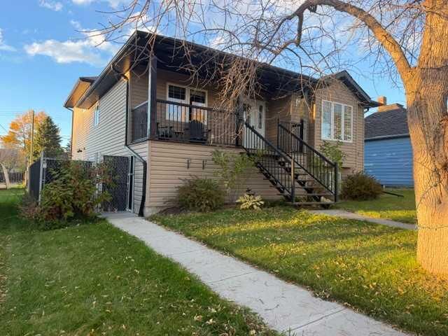 Property Photo:  5022 9 Avenue  AB T7E 1E8 