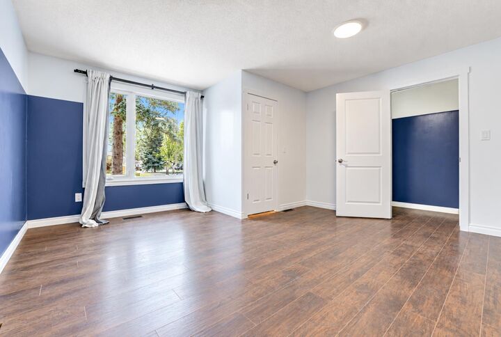 Property Photo:  3131 Dover Crescent SE  AB T2B 1V4 