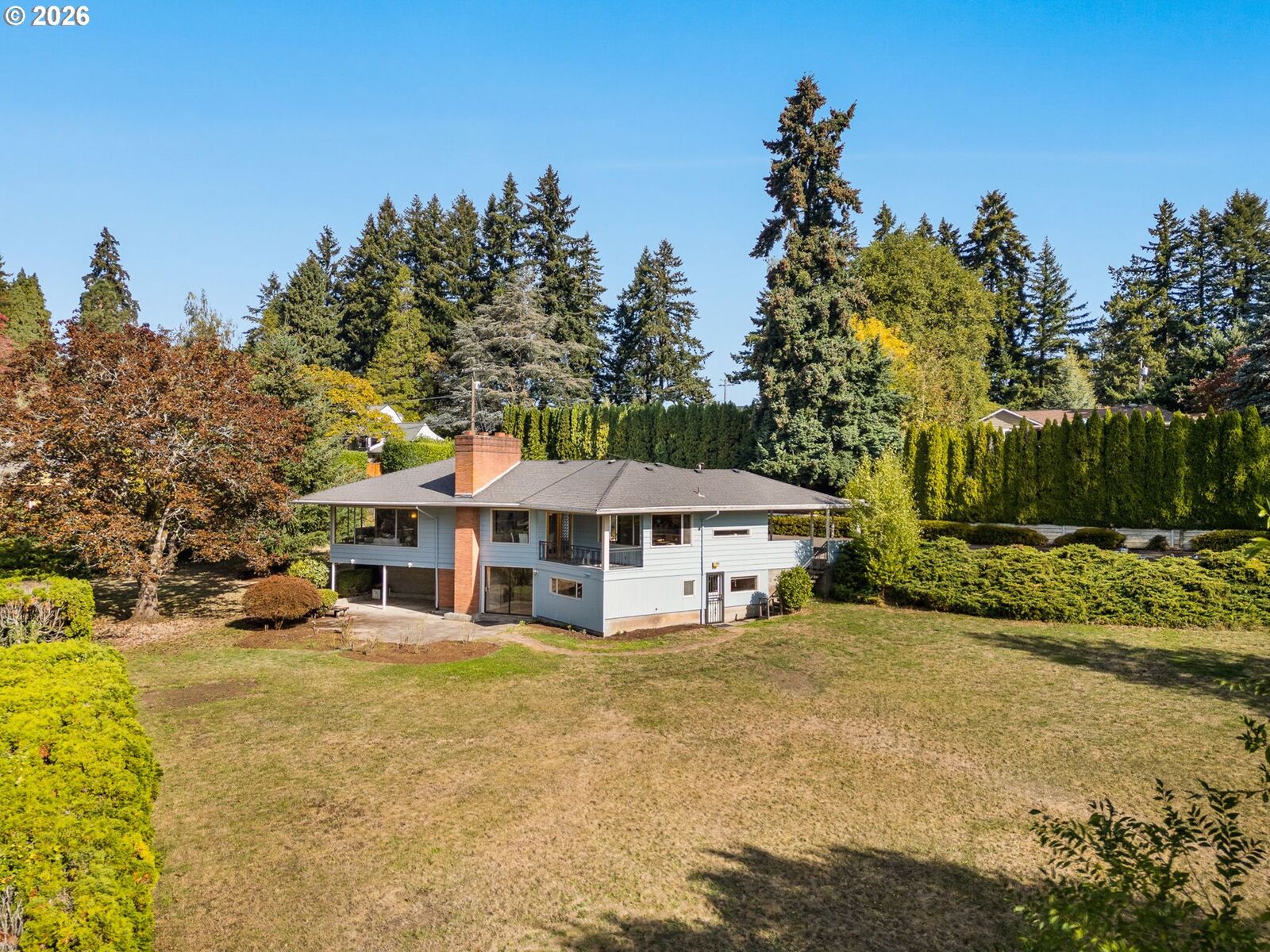 Property Photo:  1930 SE Risley Ave  OR 97267 