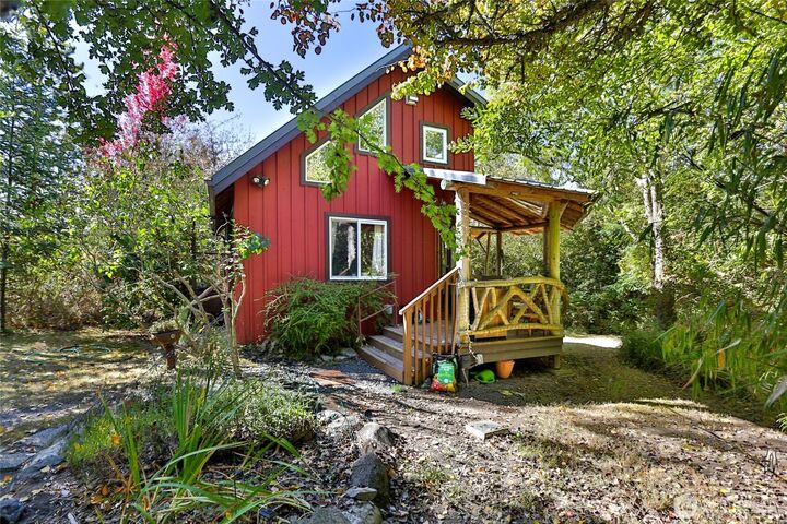 Property Photo:  505  Linder Street  WA 98250 