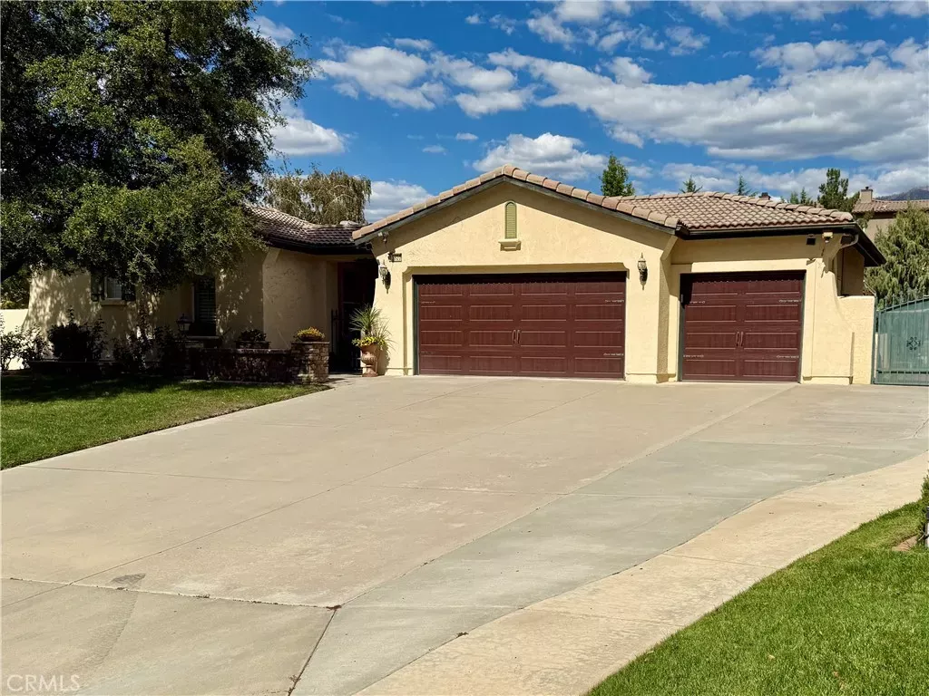 Property Photo: 13920 Meadow View Lane CA 92399