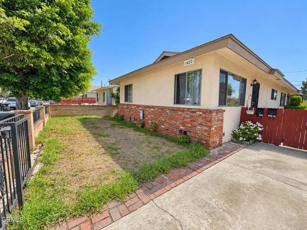 Property Photo:  1422 E Mauretania Street  CA 90744 