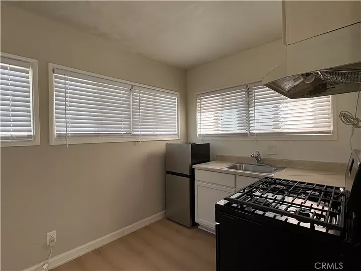 Property Photo: 149 Bay Shore Avenue 1R CA 90803