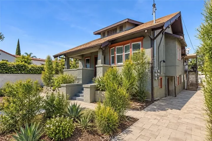 Property Photo:  1411 Mohawk  CA 90026 