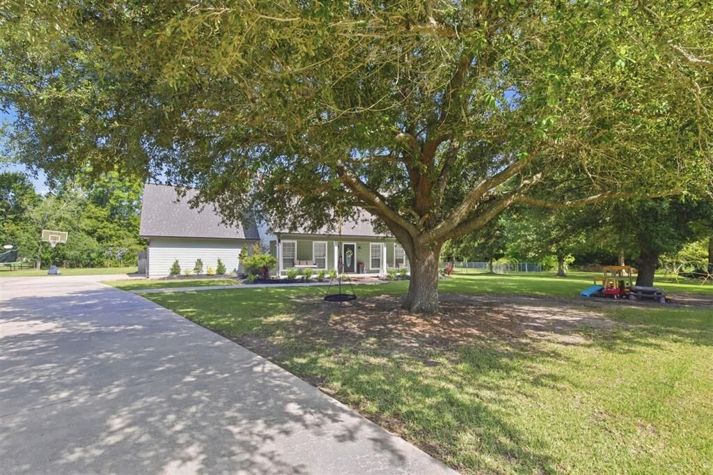 Property Photo:  2442 David Street  LA 70669 