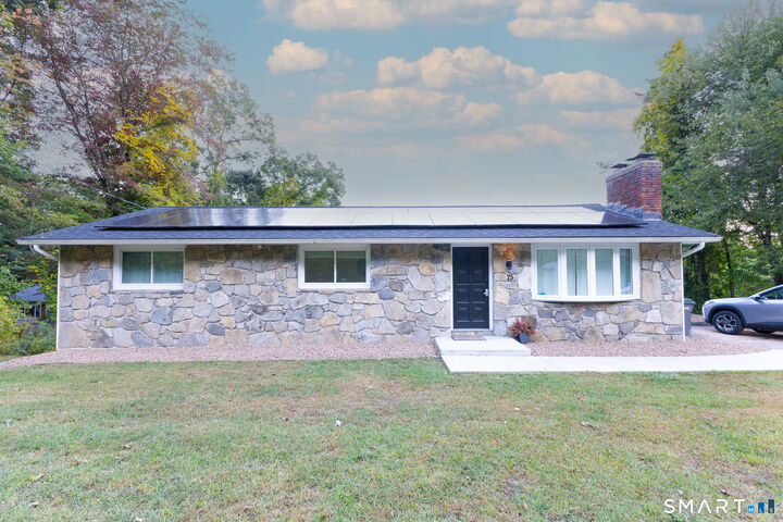 Property Photo:  75 Vernon Street West  CT 06042 
