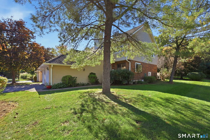 Property Photo:  137 Foxboro Drive 137  CT 06111 