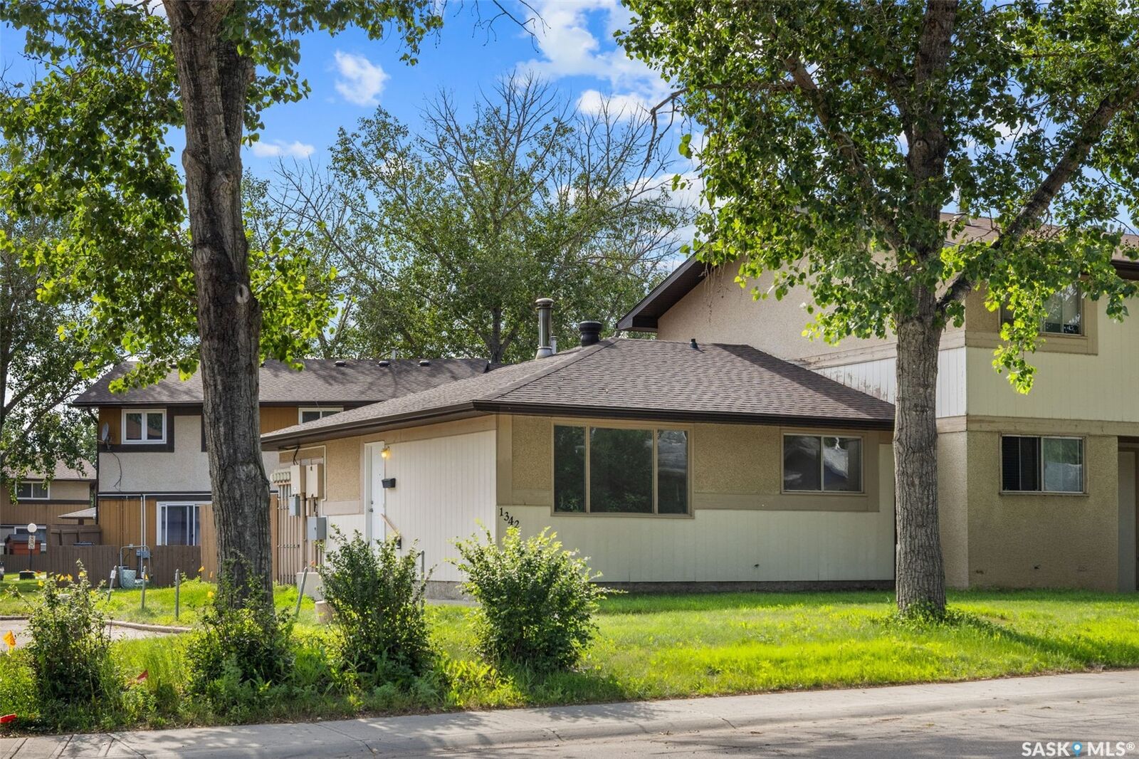 Property Photo:  1342 Brown Street  SK S4N 5M3 