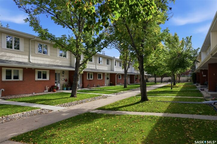 Property Photo:  152 Plainsview Drive  SK S4S 6L2 