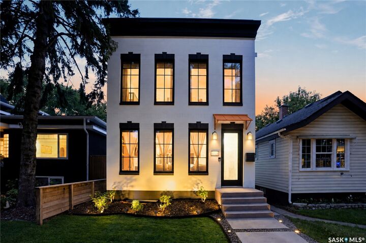 Property Photo:  1029 Colony Street  SK S7N 0S3 