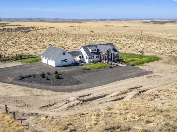Property Photo:  842 Stastney Road  WA 99330 