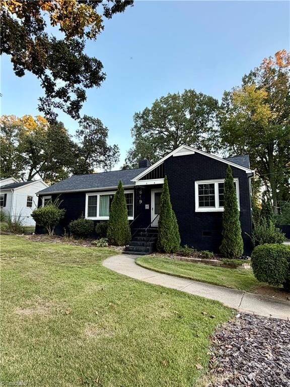 Property Photo: 619 Gatewood Avenue NC 27262