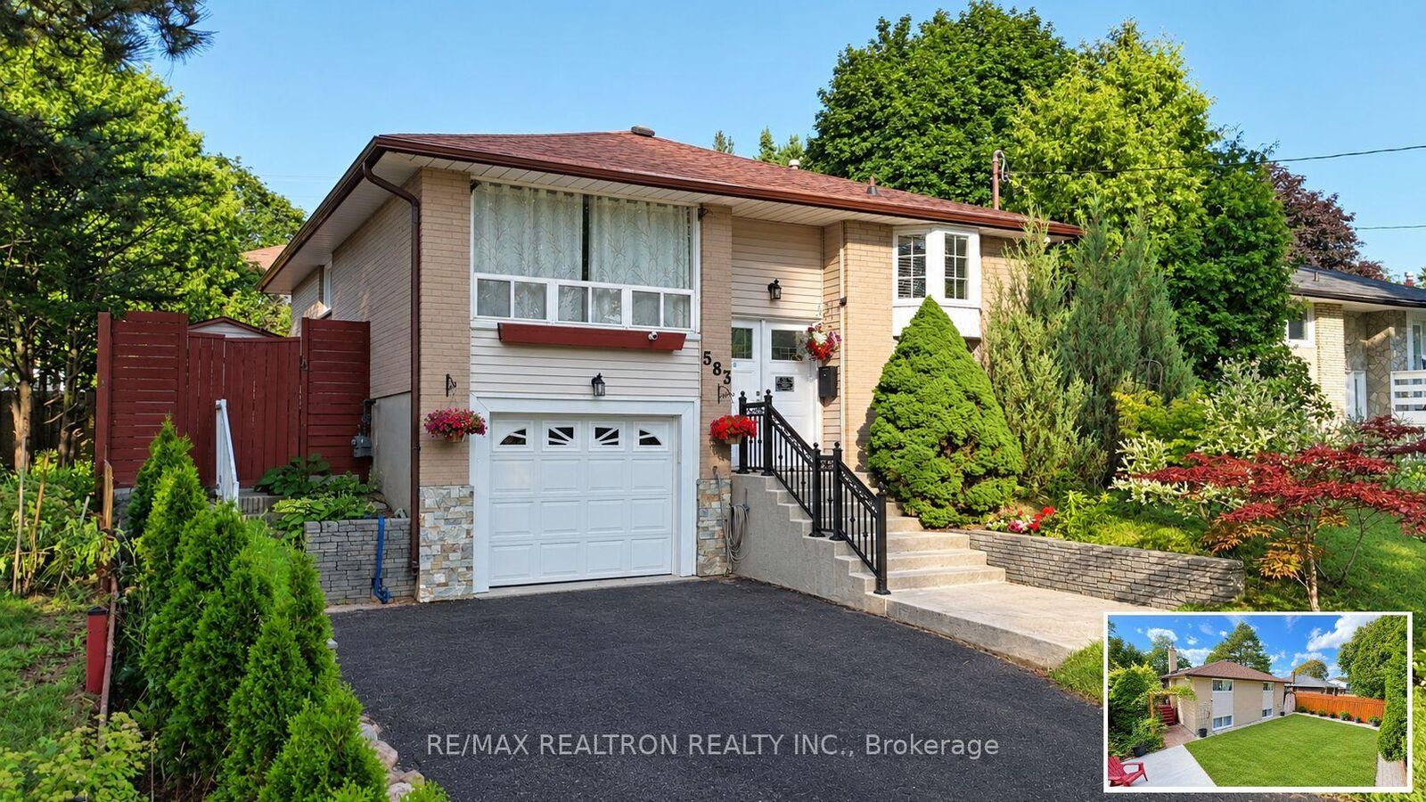 Property Photo:  583 Pinewood Street  ON L1G 2S2 