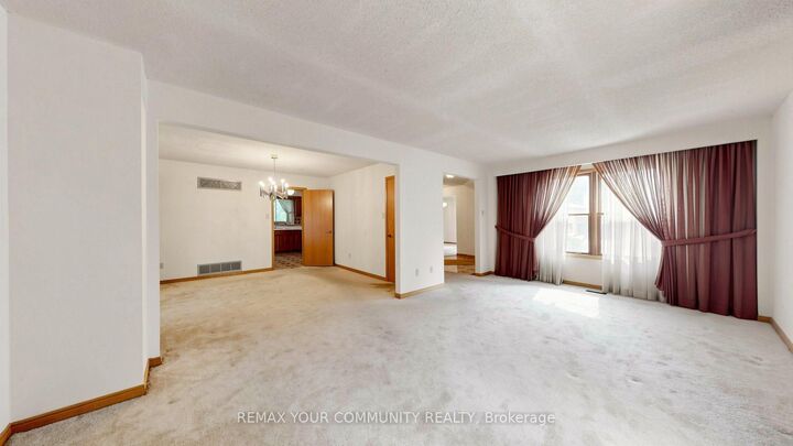 Property Photo:  2 Trimontium Crescent  ON M4C 5N7 
