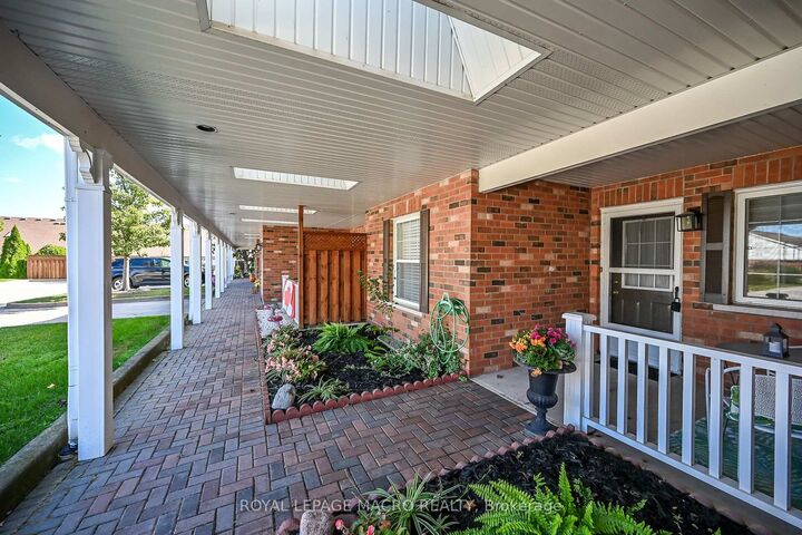 Property Photo:  4108 Loganberry Court 4  ON L0R 2C0 
