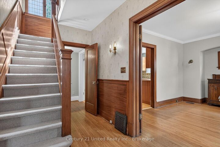 Property Photo:  627 Gilmour Street  ON K9J 4T9 