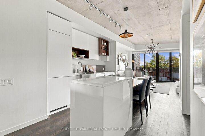 Property Photo:  383 Sorauren Avenue 317  ON M6R 0A4 
