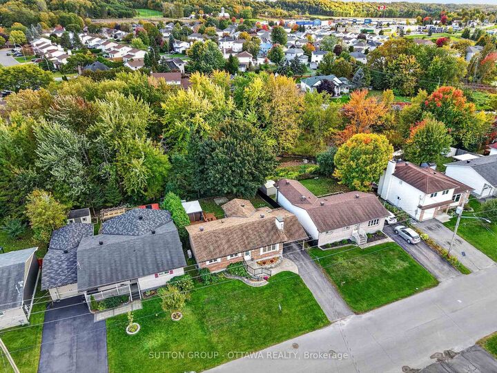 Property Photo: 3019 Lemay Circle ON K4K 1A6