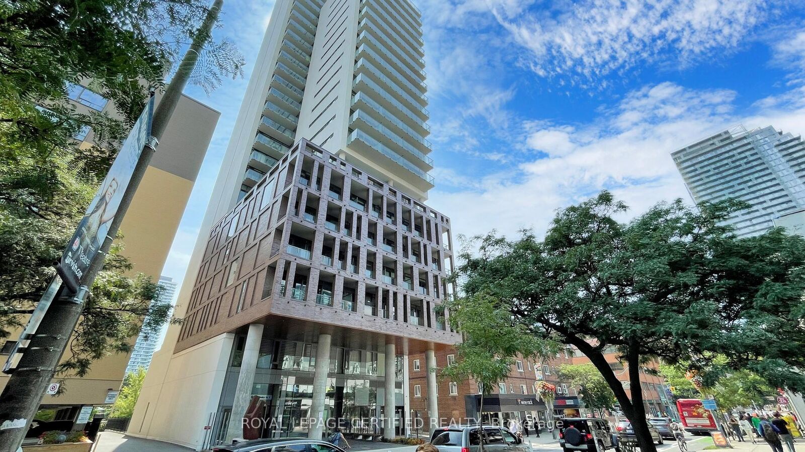 Property Photo:  81 Wellesley Street E 2305  ON M4Y 0C5 