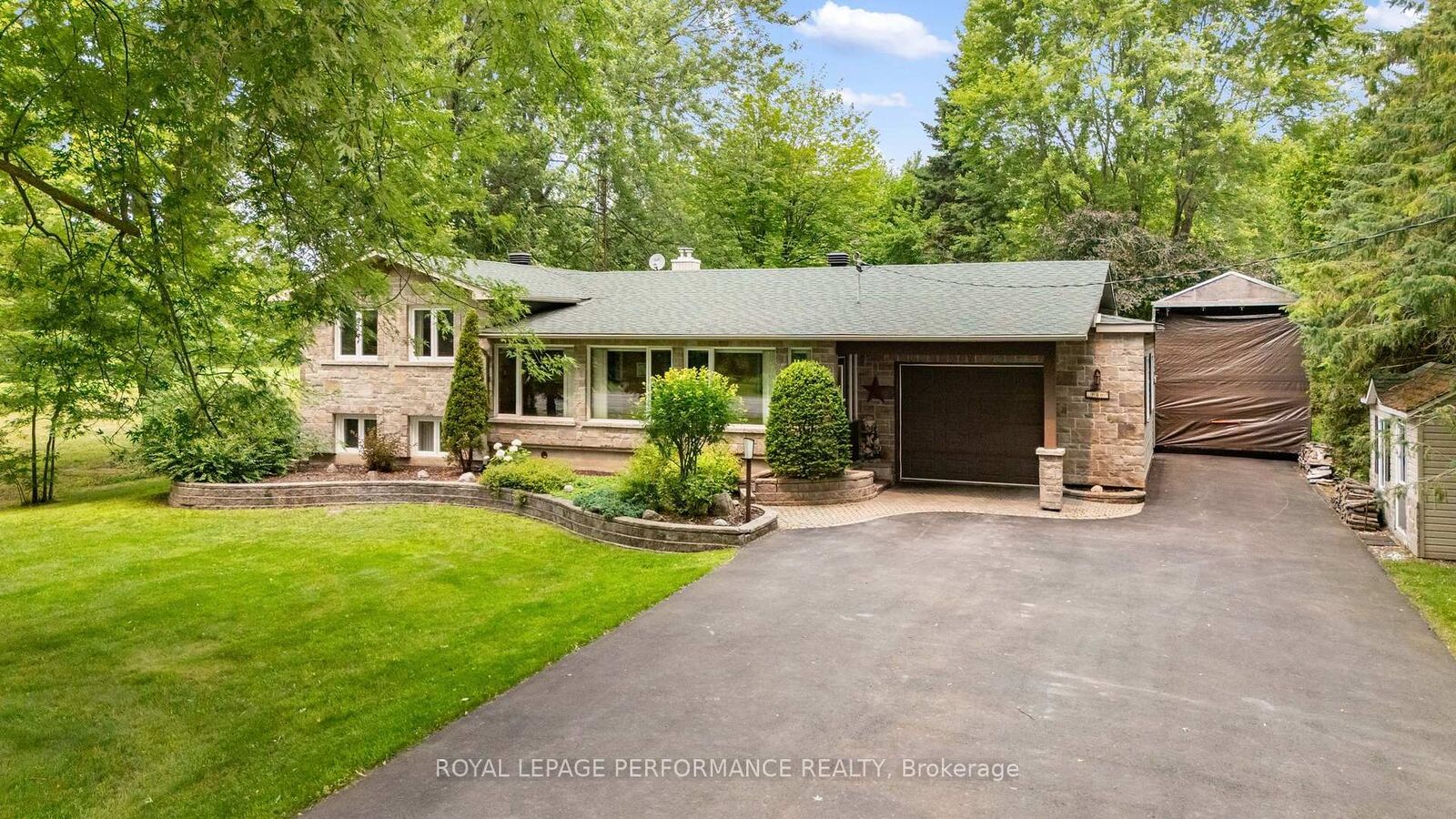 Property Photo:  828 Principale Street  ON K0A 1M0 