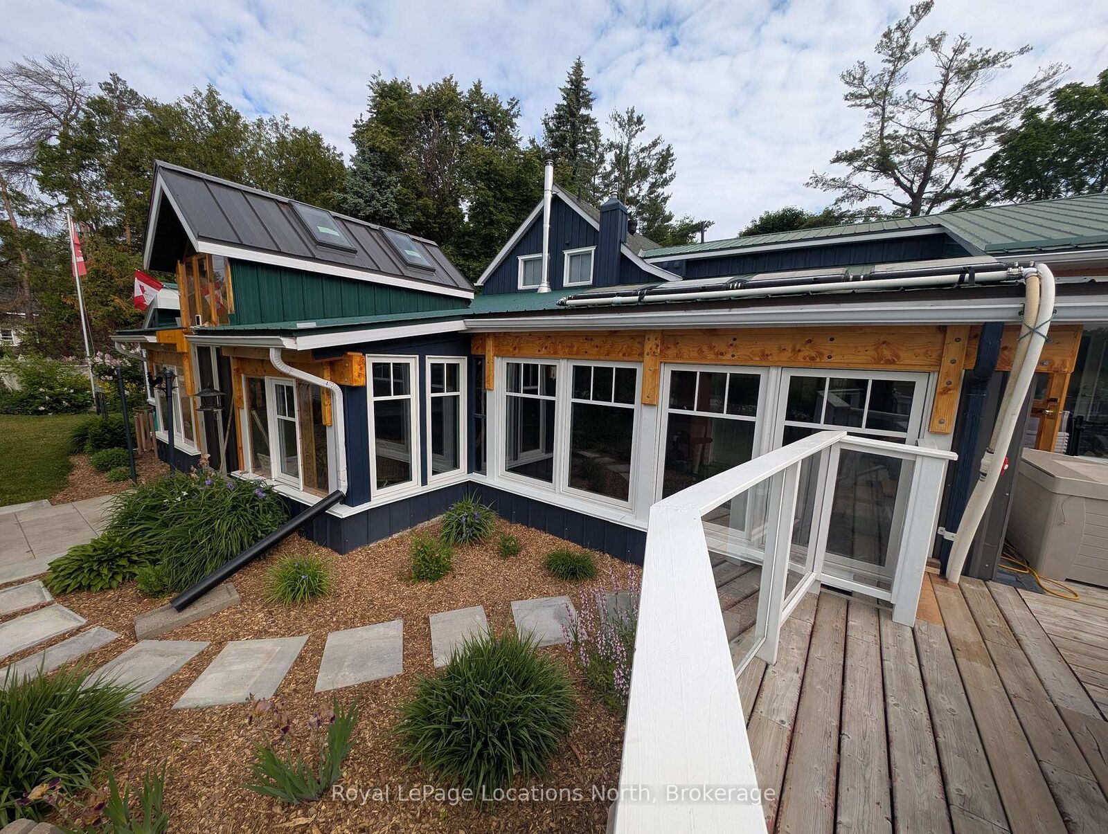 Property Photo:  236 Phillips Street  ON L0M 1S0 