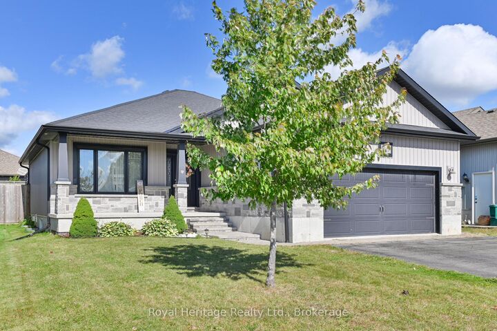 Property Photo:  40 Ambrosia Terrace  ON K8V 0G6 