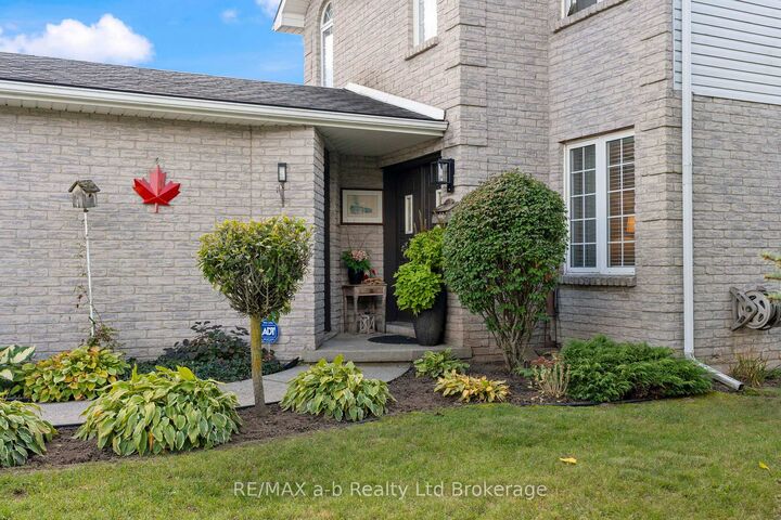 Property Photo:  36 Kara Lane  ON N4G 5M3 