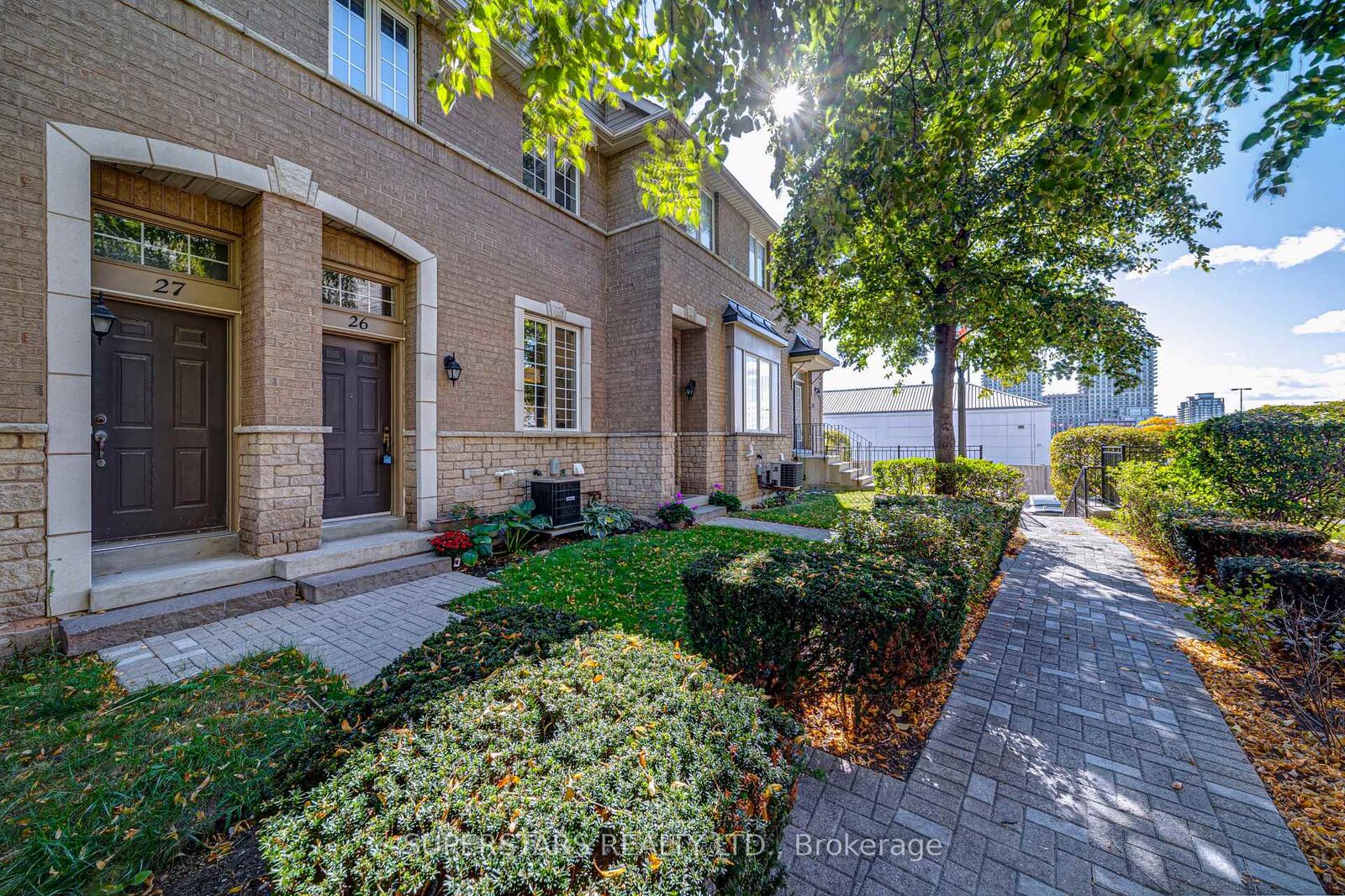Property Photo:  23 Observatory Lane 26  ON L4C 0M7 