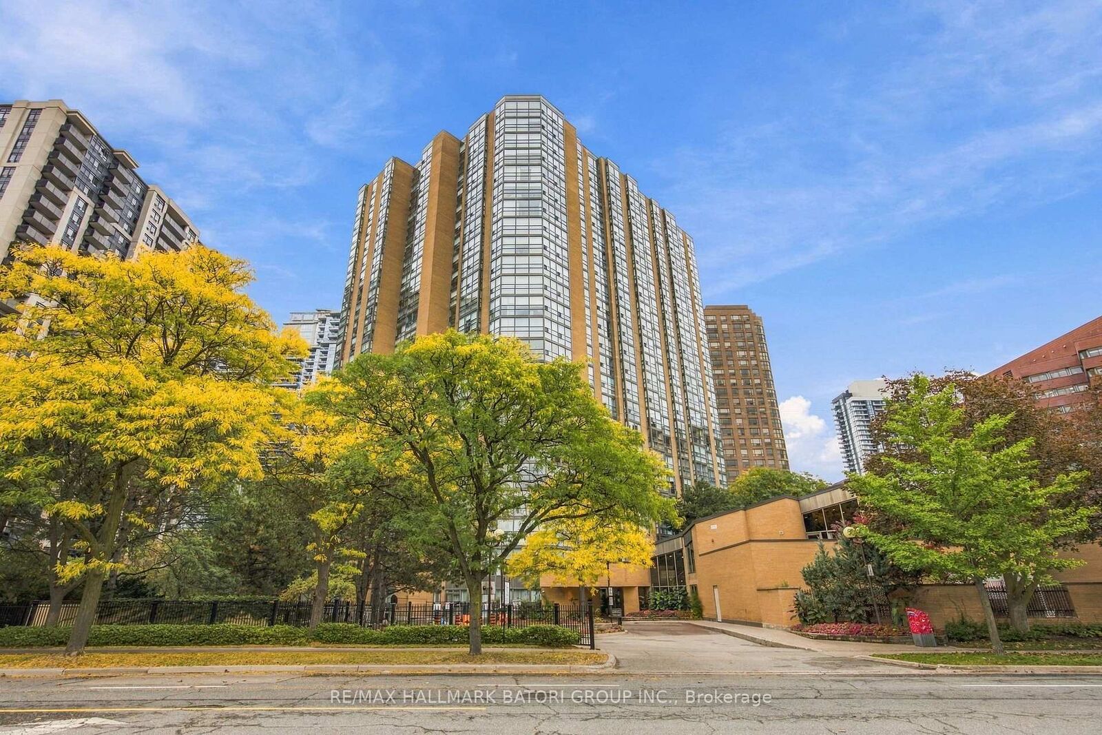 Property Photo: 131 Beecroft Road 309 ON M2N 6G9