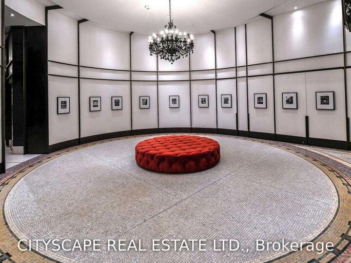 Property Photo:  197 Yonge Street 1504  ON M5B 1M4 