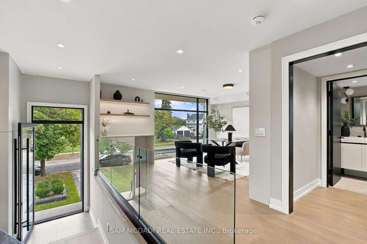 Property Photo:  957 Halliday Avenue  ON L5E 1P4 