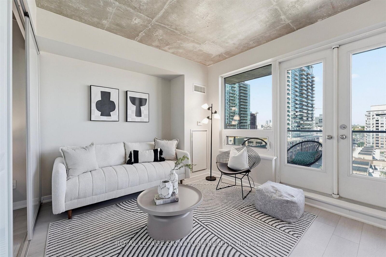 Property Photo:  59 East Liberty Street 1010  ON M6K 3R1 
