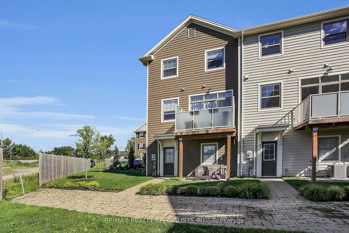 Property Photo:  1040 Coronation Drive 63  ON N6H 0B5 
