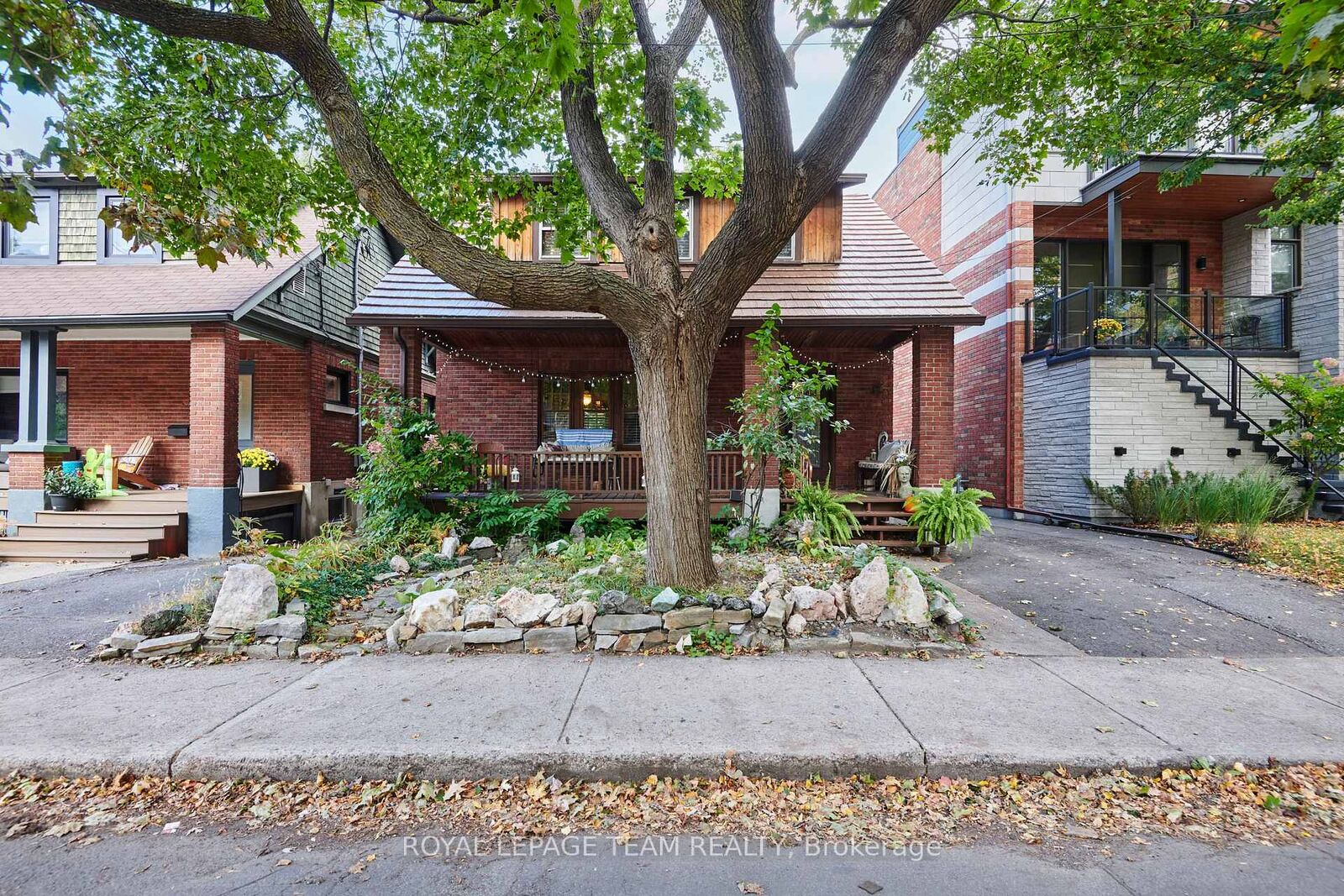 Property Photo:  7 Thornton Avenue  ON K1S 2R8 