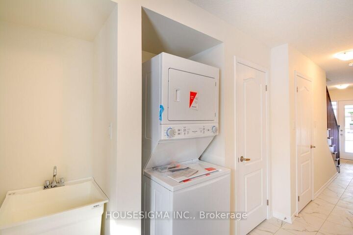 Property Photo:  65 Holder Drive  ON N3T 0W8 