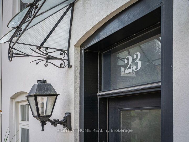 Property Photo:  23 New Street  ON M5R 1P7 