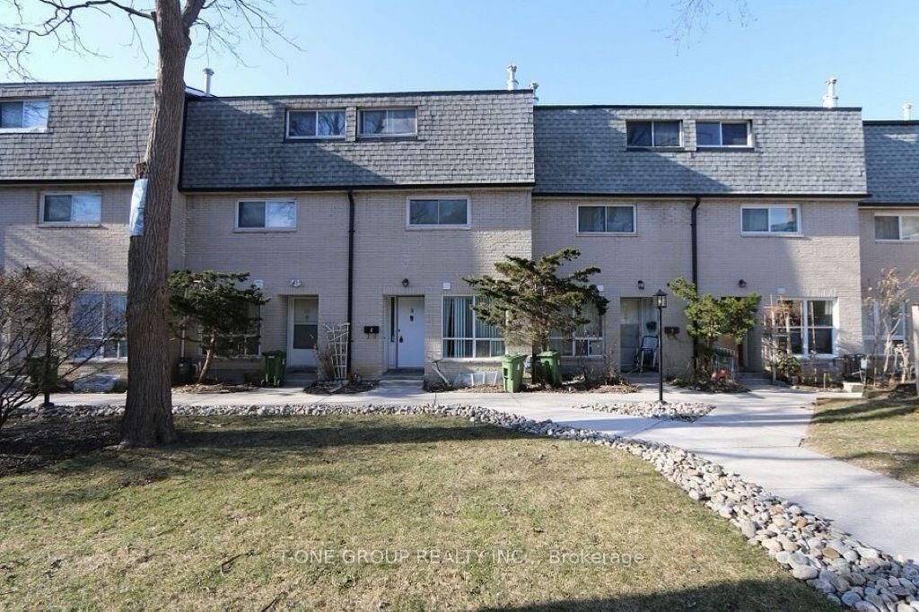 Property Photo: 8 Liszt Gate 9 ON M2H 1G7