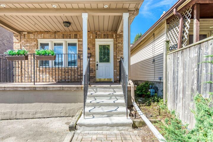Property Photo:  66 Twenty Ninth Street  ON M8W 3B2 