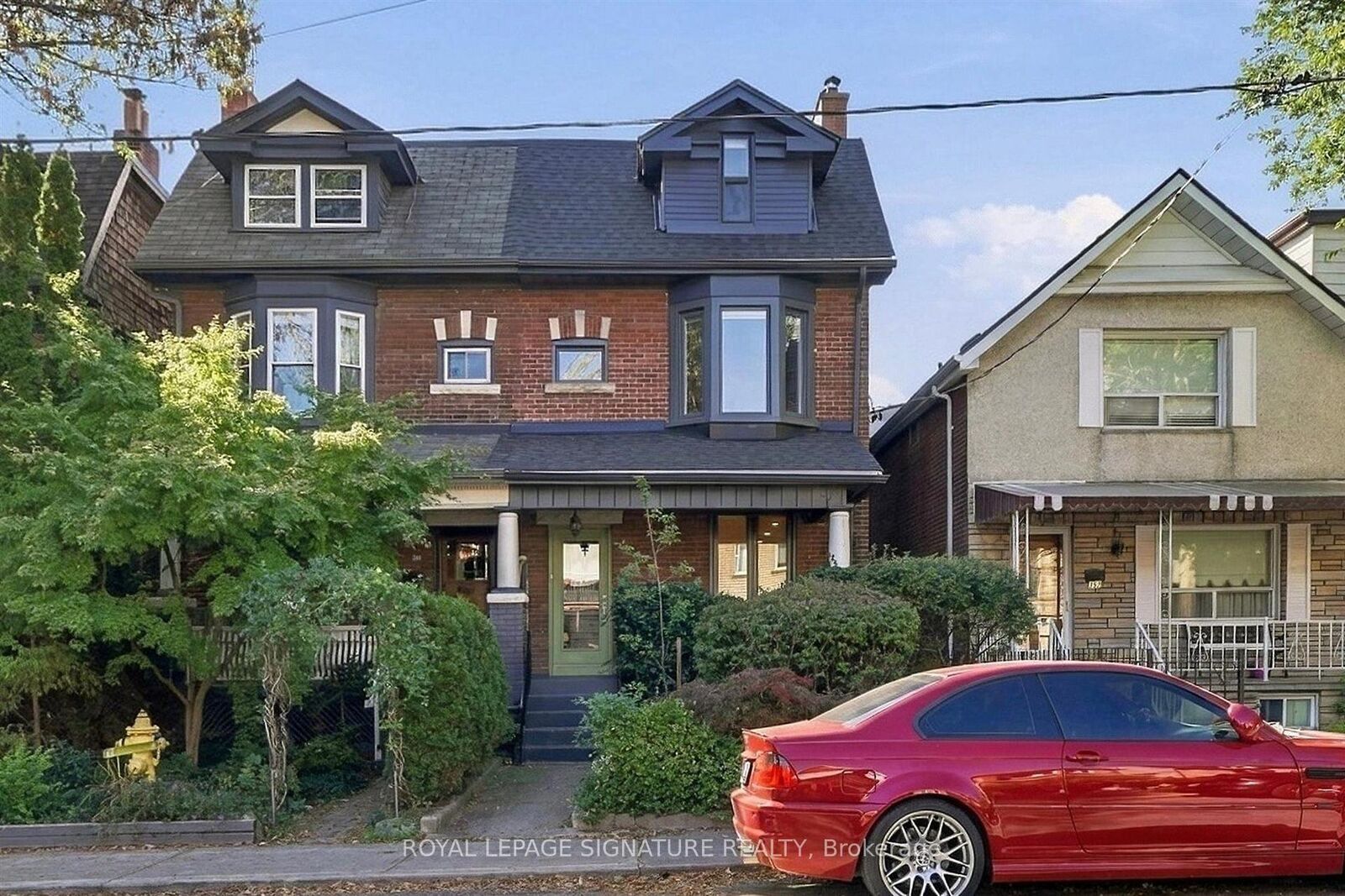 Property Photo:  350 Delaware Avenue  ON M6H 2T8 