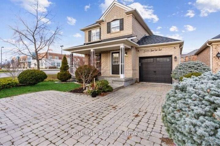Property Photo:  2109 Grand Oak Trail  ON L6M 4S7 