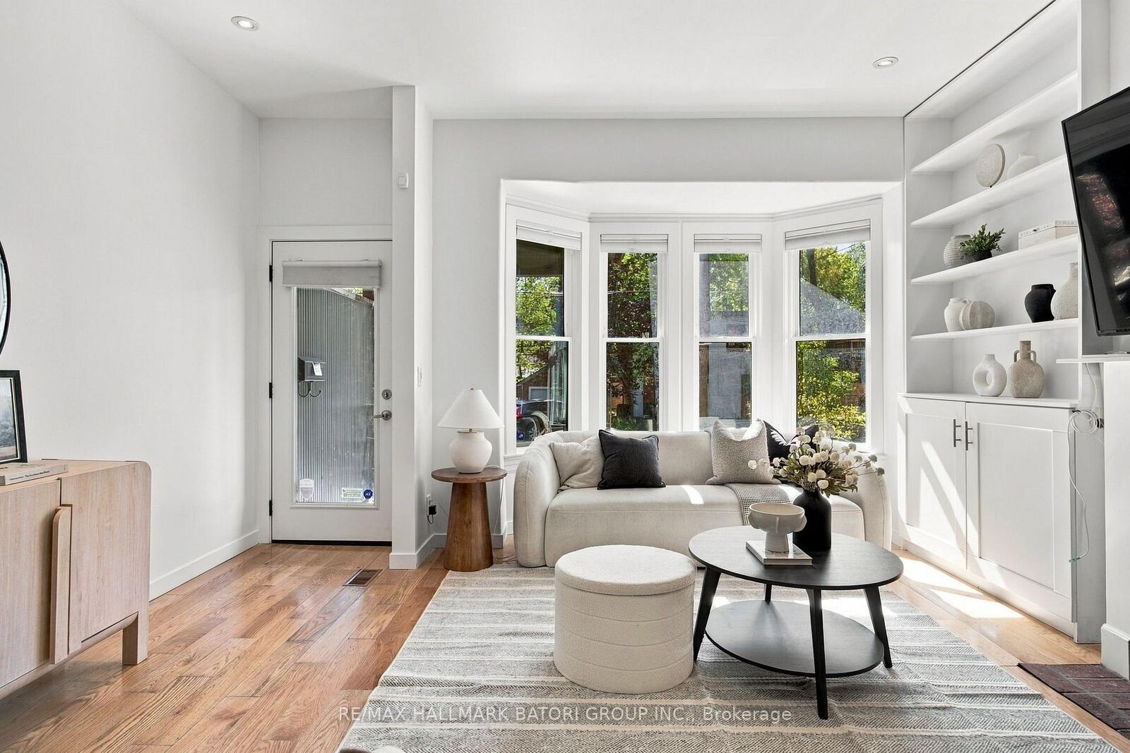Property Photo:  128 Wells Street  ON M5R 1P4 