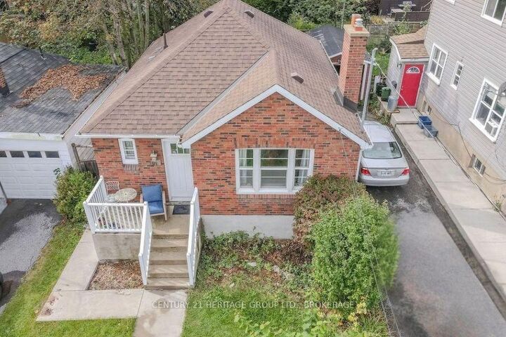 Property Photo:  170 Napier Street  ON K7L 4G5 