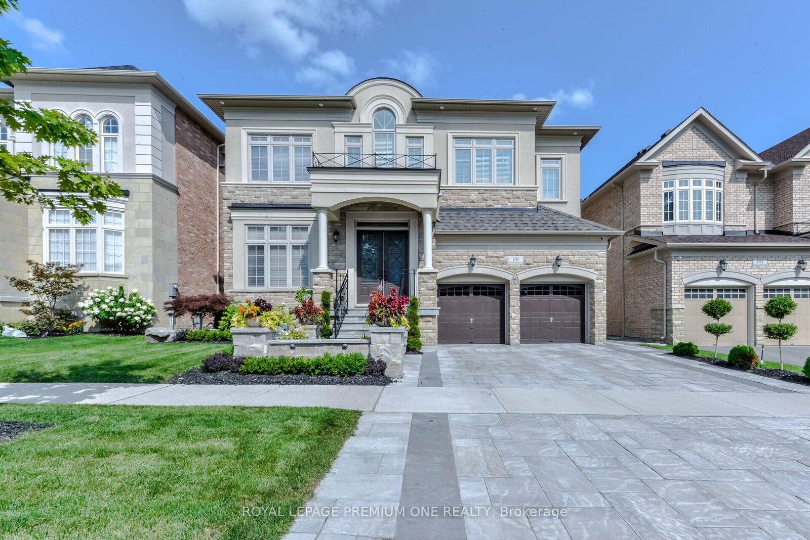 Property Photo:  107 Headwind Boulevard  ON L4H 4C7 