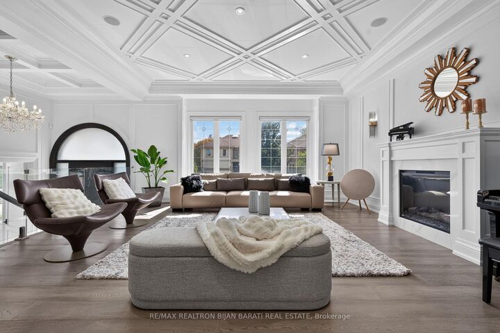 Property Photo:  130 Pemberton Avenue  ON M2M 1Y7 