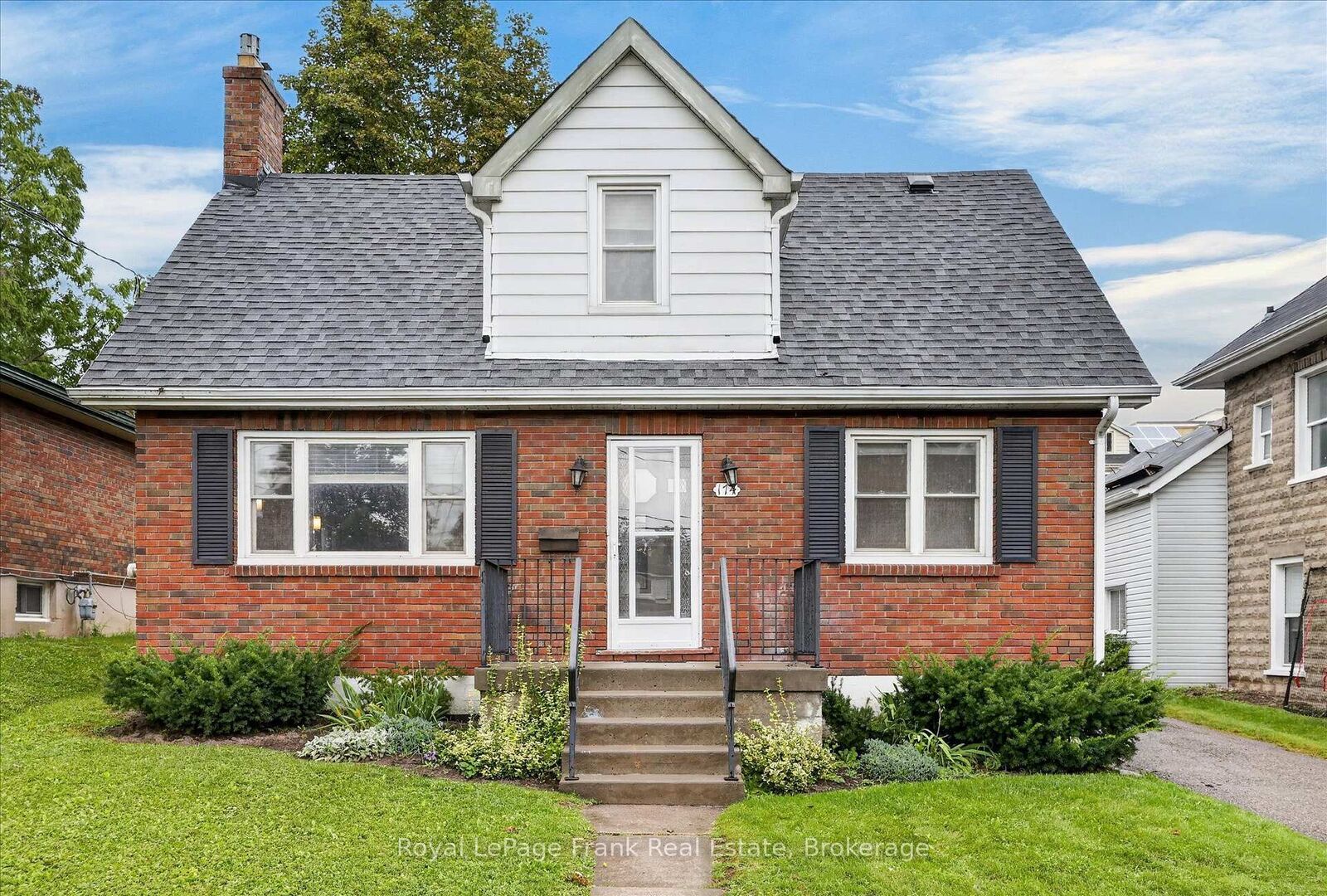 Property Photo:  174 Sophia Street  ON K9H 1E5 